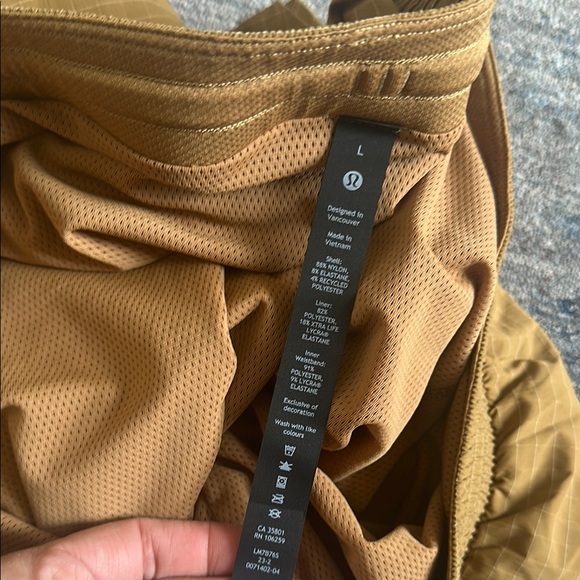 lululemon athletica Men's Tan Hike to Swim Shorts - Picture 5 of 8